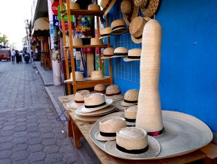 Panajachel, Calle Santander, Lake Atitlan, Guatemala, Guatemala itinerary, things to see in Panajachel, Lake Atitlan itinerary, villages of Lake Atitlan, Panajachel nightlife, michelada, Calle de la Playa